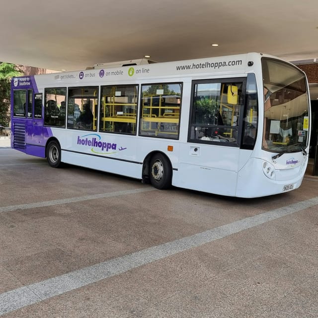 London: Bus Between Heathrow Airport and Heathrow Radisson RED Hotel - Photo 1 of 6